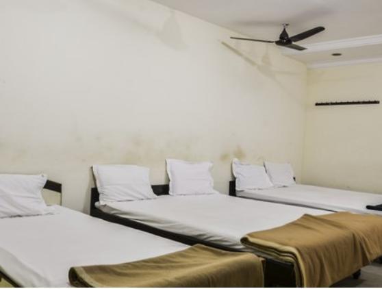 Hotel Maya Deluxe Хайдарабад Экстерьер фото
